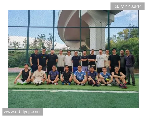 团结拼搏共铸辉煌足球团队精神的力量与魅力探讨